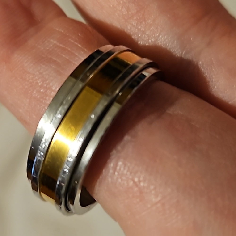 **Cleaeance** Spinner ring of silver and gold